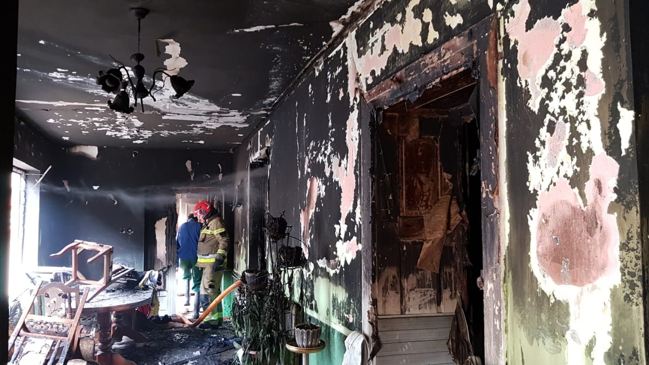 Пожежа  в будинку на Ужгородщині знищила кімнату, а також пошкодила дві сусідні й коридор (ФОТО)