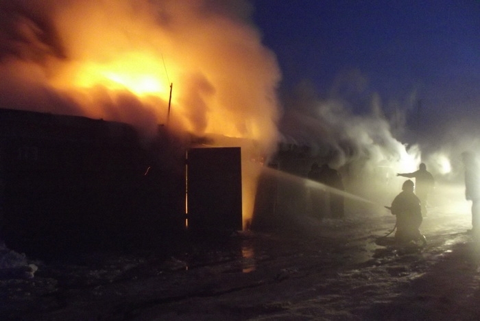 Під час пожежі в гаражі у Хусті згорів мотоцикл 