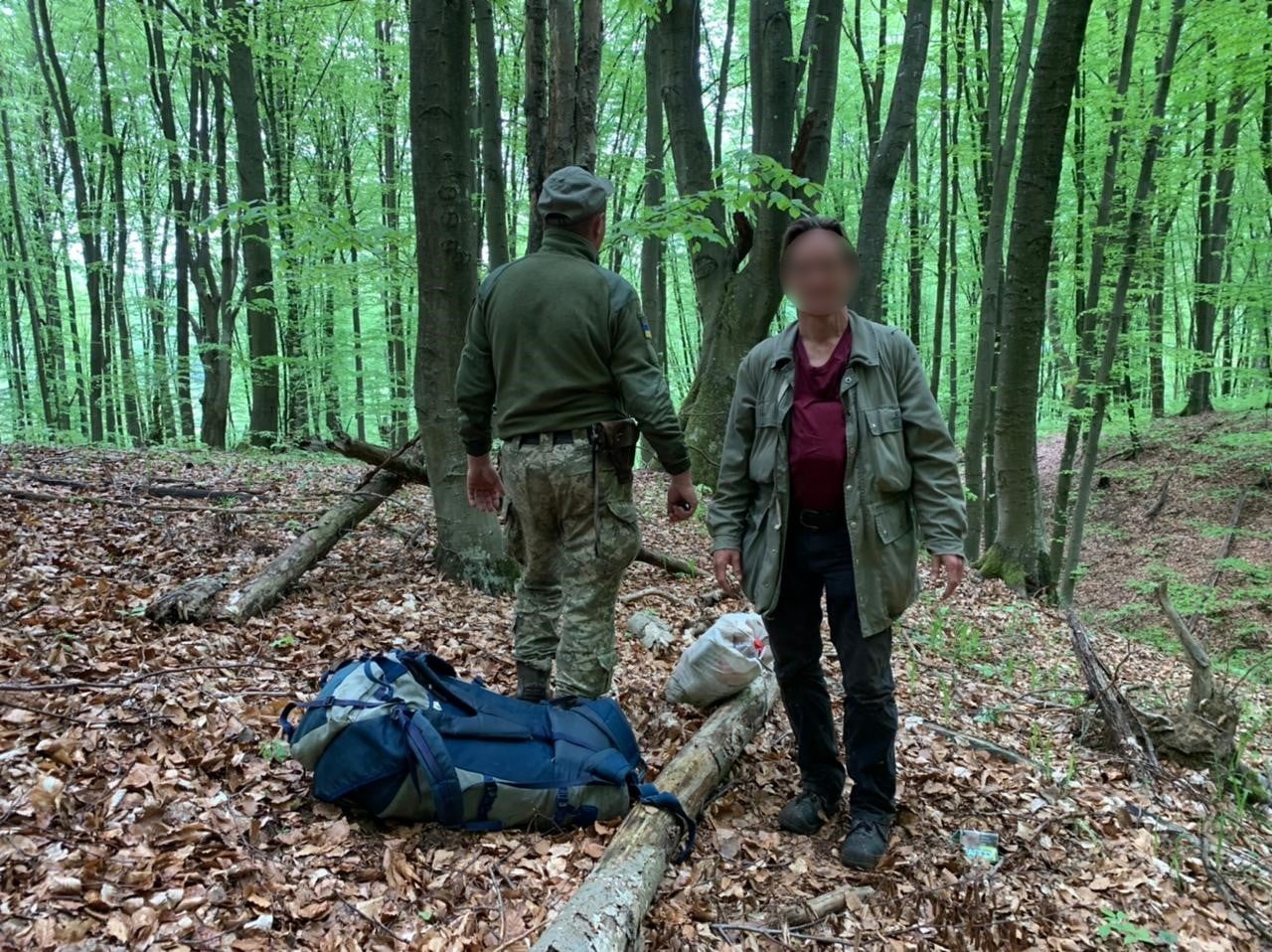 На Закарпатті на кордоні зі Словаччиною затримали німця, який лісом пробирався в Україну