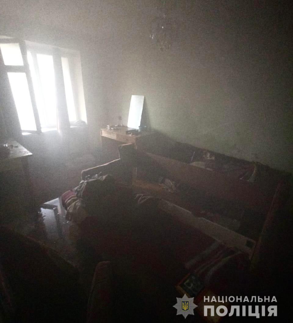 На Мукачівщині чоловіка врятували з пожежі у будинку (ФОТО)