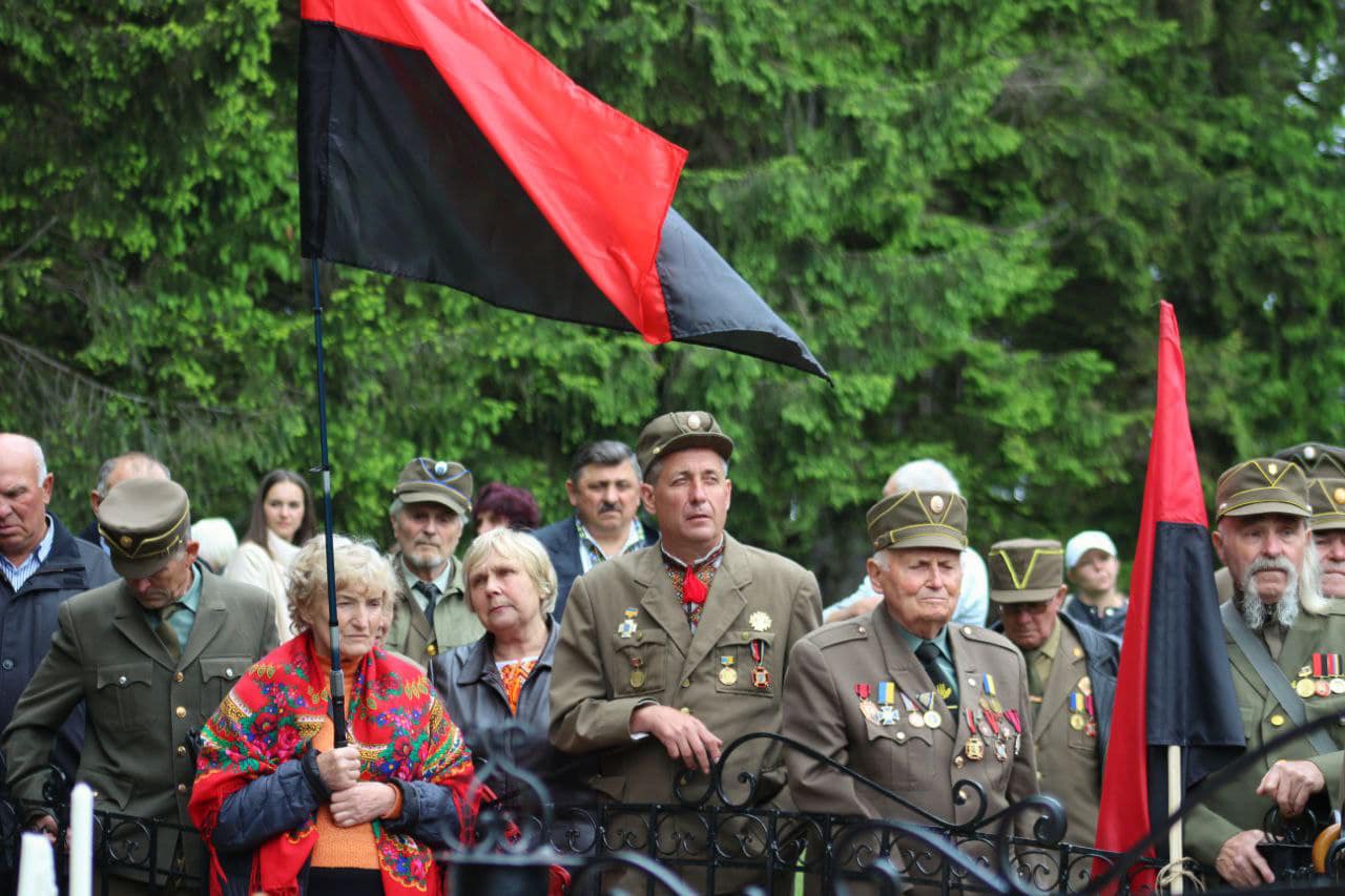 Мешканці Рахівщини долучилися до вшанування воїнів Карпатської Січі на Яблунецькому перевалі (ФОТО)