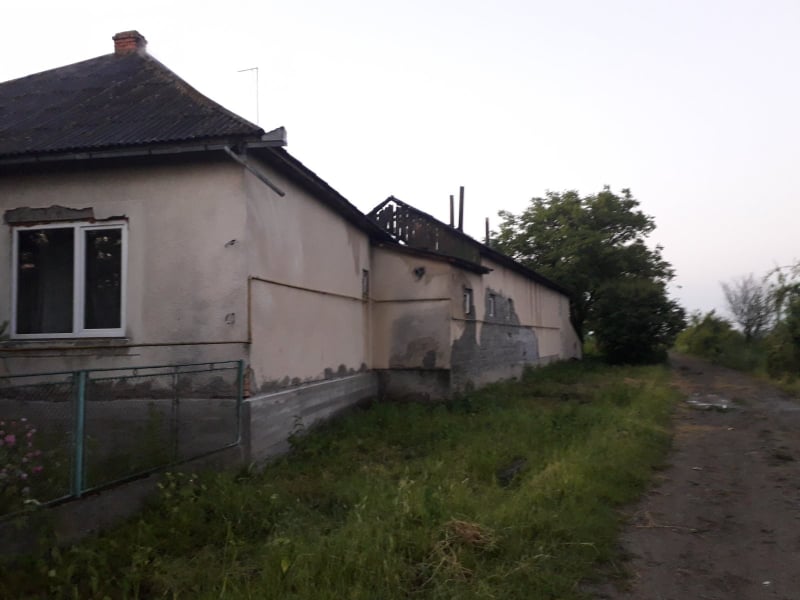 Удосвіта у Виноградівській тергромаді загорілись будинок з прибудовою (ФОТО)