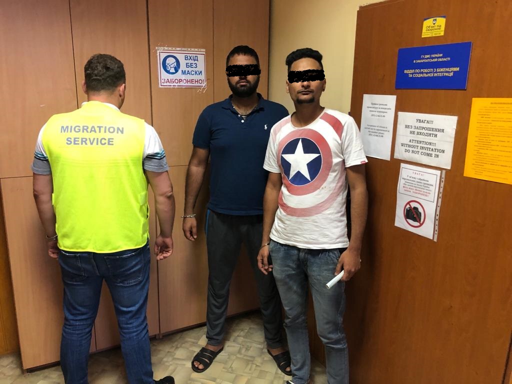 Чотирьох нелегалів, виявлених із початку тижня в Ужгороді, примусово повернуть додому (ФОТО)