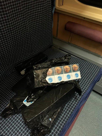 У поїзді Київ-Відень на Закарпатті знайшли приховані сигарети (ФОТО)