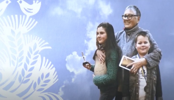 В Ужгороді відкрили виставку робіт творчого об’єднання "Малий Лувер", присвячену пам’яті Емми Левадської (ВІДЕО)