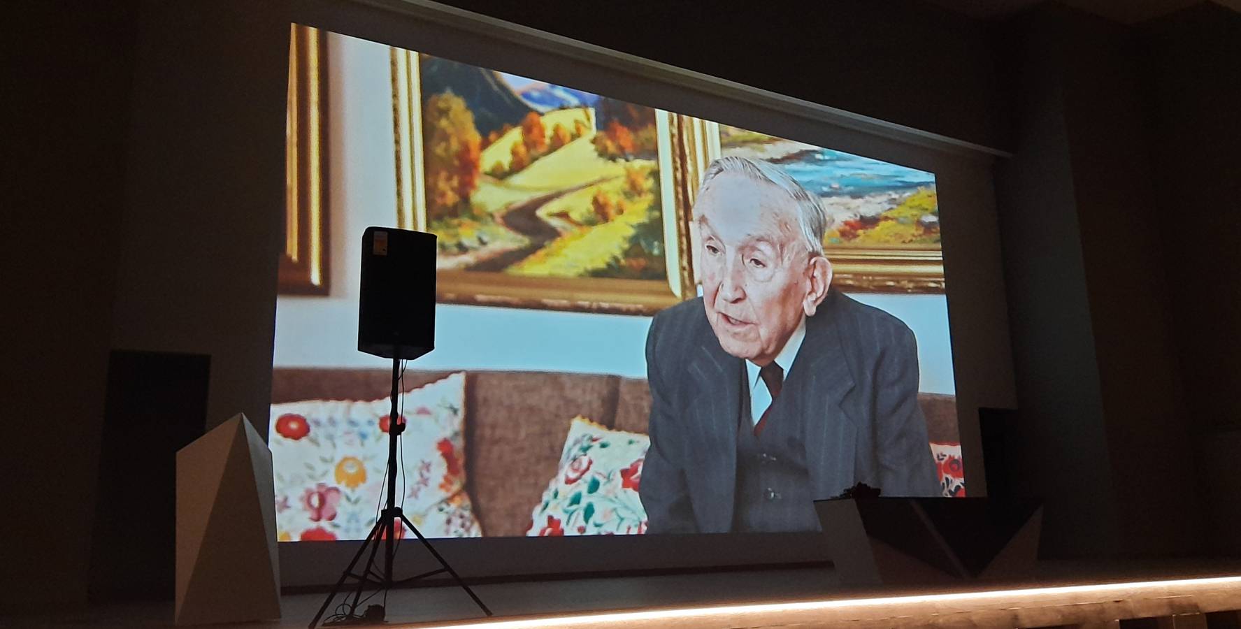 В УжНУ презентували документальний відеофільм про виш до його 75-ліття (ФОТО, ВІДЕО)
