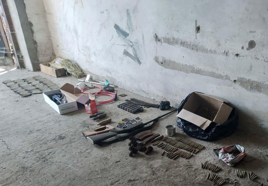 На Мукачівщині у помешканні фігуранта злочину вилучили зброю та боєприпаси (ФОТО)