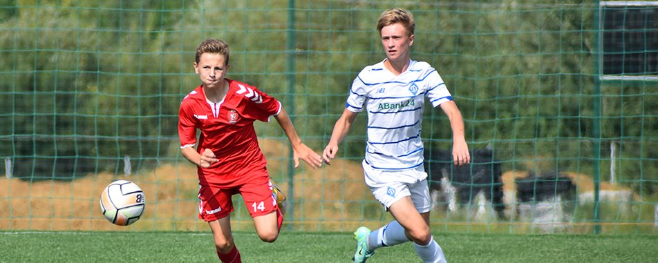 В юнацькому футбольному турнірі, що стартував на Закарпатті, беруть участь також і команди з-за кордону