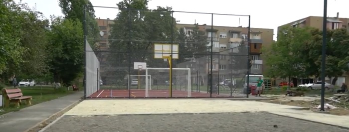 У Мукачеві продовжують облаштовувати сквери, дитячі та спортивні майданчики (ВІДЕО)