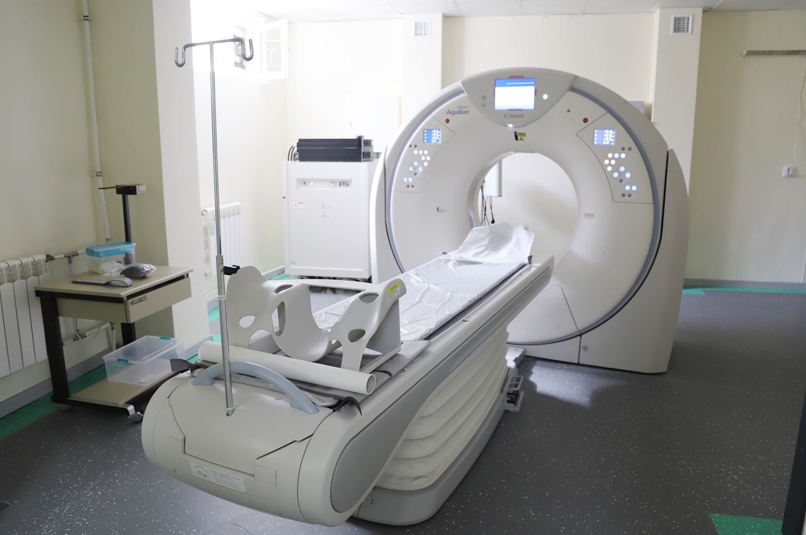 У міській лікарні в Ужгороді працюватиме сучасний комп’ютерний томограф (ФОТО)