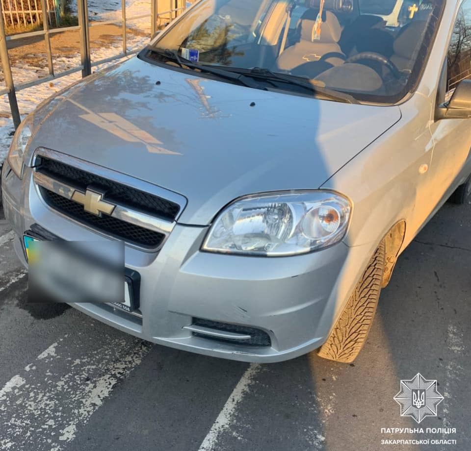 У Мукачеві нетверезий водій Chevrolet зіткнувся із Renault (ФОТО)