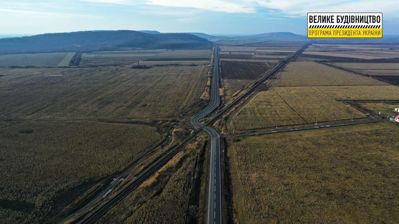 На Закарпатті відновили 25 км автовшляху, що веде до українсько-угорського кордону (ФОТО)