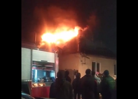 У Мукачеві горить будинок керівника "М-студіо" Шубця (ФОТО, ВІДЕО)