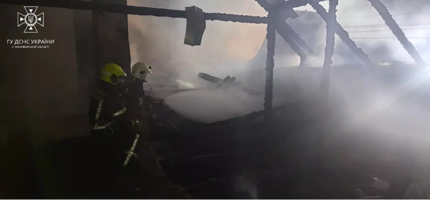 У селі на Закарпатті вночі гасили пожежу в кафе-магазині (ФОТО)