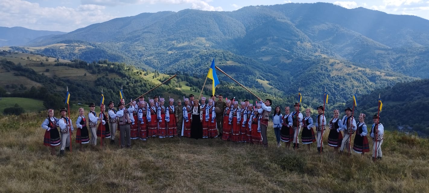 Закарпатська облрада просить Кабмін присвоїти Закарпатському народному хору статус національного