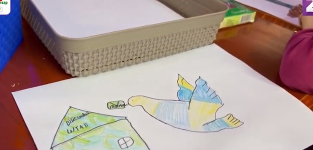В Ужгороді діти створювали малюнки-обереги для вояків (ВІДЕО)