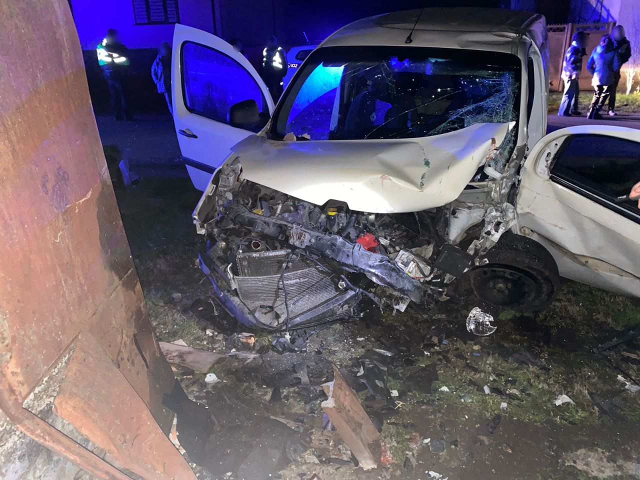Водій, що врізався у стіну в Хусті, внаслідок чого загинув пасажир, був п'яний – поліція (ФОТО) 