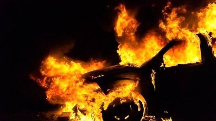 На Берегівщині згоріло авто