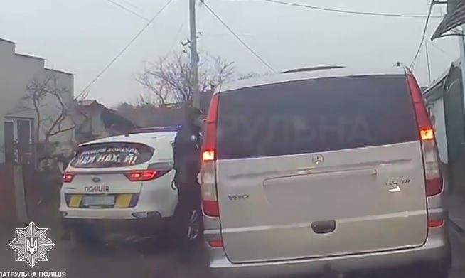 В Ужгороді наздоганяли нетверезого водія, який втікав від патрульних (ВІДЕО)