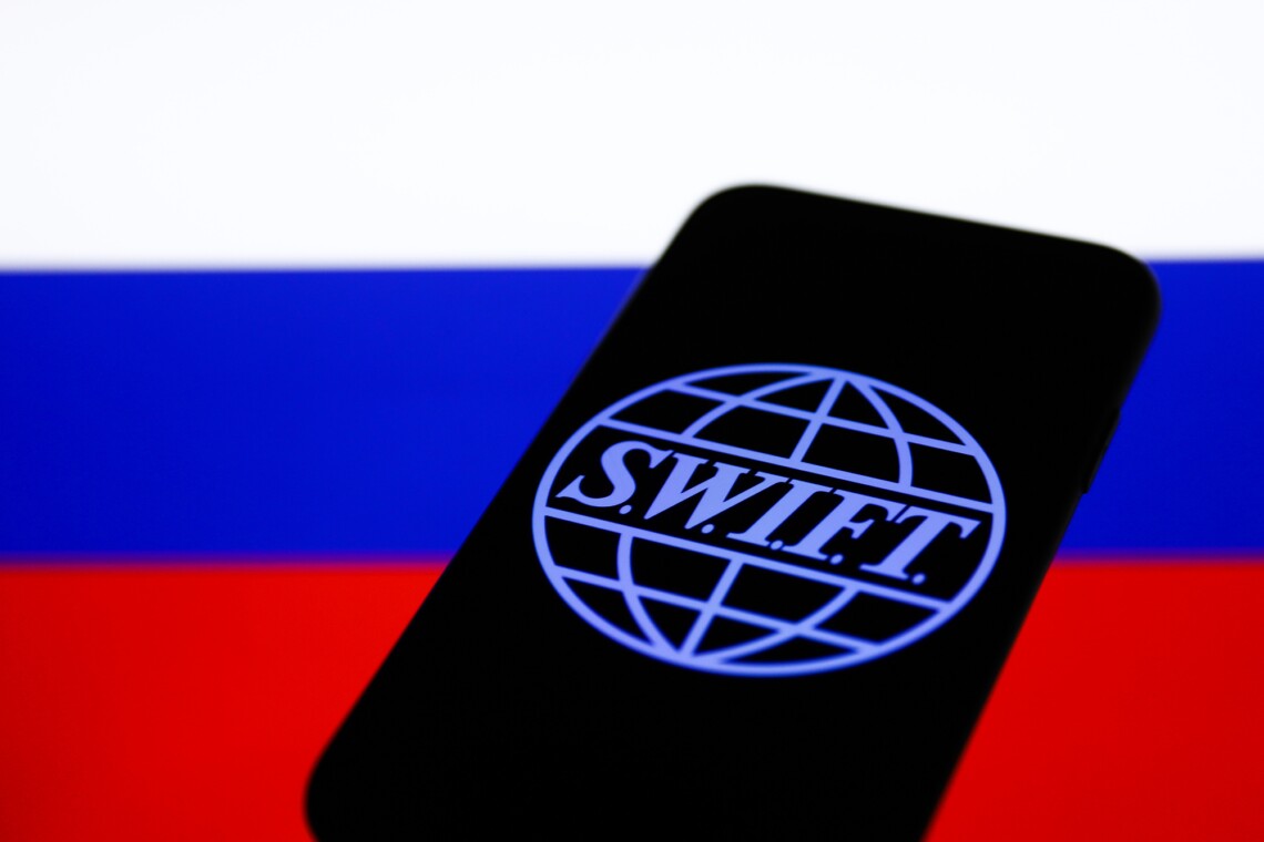 Зеленський назвав дві держави, які досі блокують відключення Росії від SWIFT - Угорщину та Німеччину