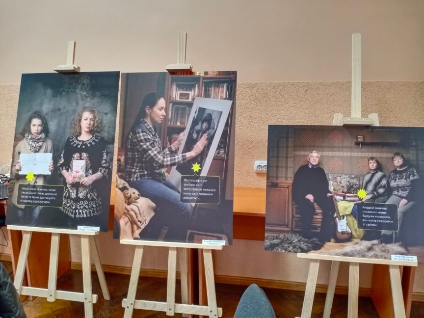 В Ужгороді відкрилася унікальна фотовиставка на підтримку Всеукраїнської акції "Вшануй" (ФОТО)