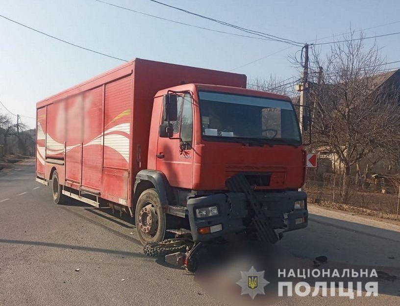 У Гукливому на Мукачівщині в зіткненні з вантажівкою загинув мотоцикліст (ФОТО)