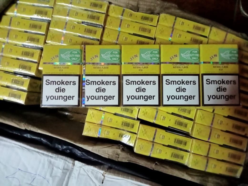 На Закарпатті прикордонники виявили сховок із контрабандними сигаретами (ФОТО)