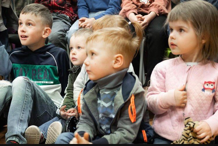 Артисти  театру  ляльок "Бавка"  виступили для українських дітей у Словаччині (ФОТО)