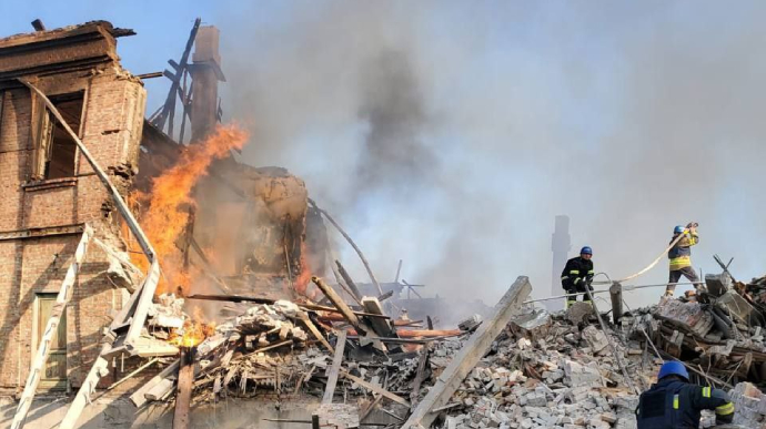 Від авіаудару по школі в Білогорівці імовірно загинули 60 людей — Луганська ОВА