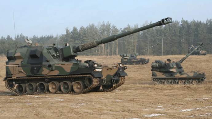 Польща передасть Україні 18 самохідних гаубиць калібру 155 мм