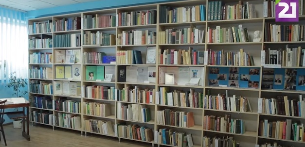 Бібліотеку мовознавця Василя Німчука відкрили на філологічному факультеті УжНУ (ВІДЕО)