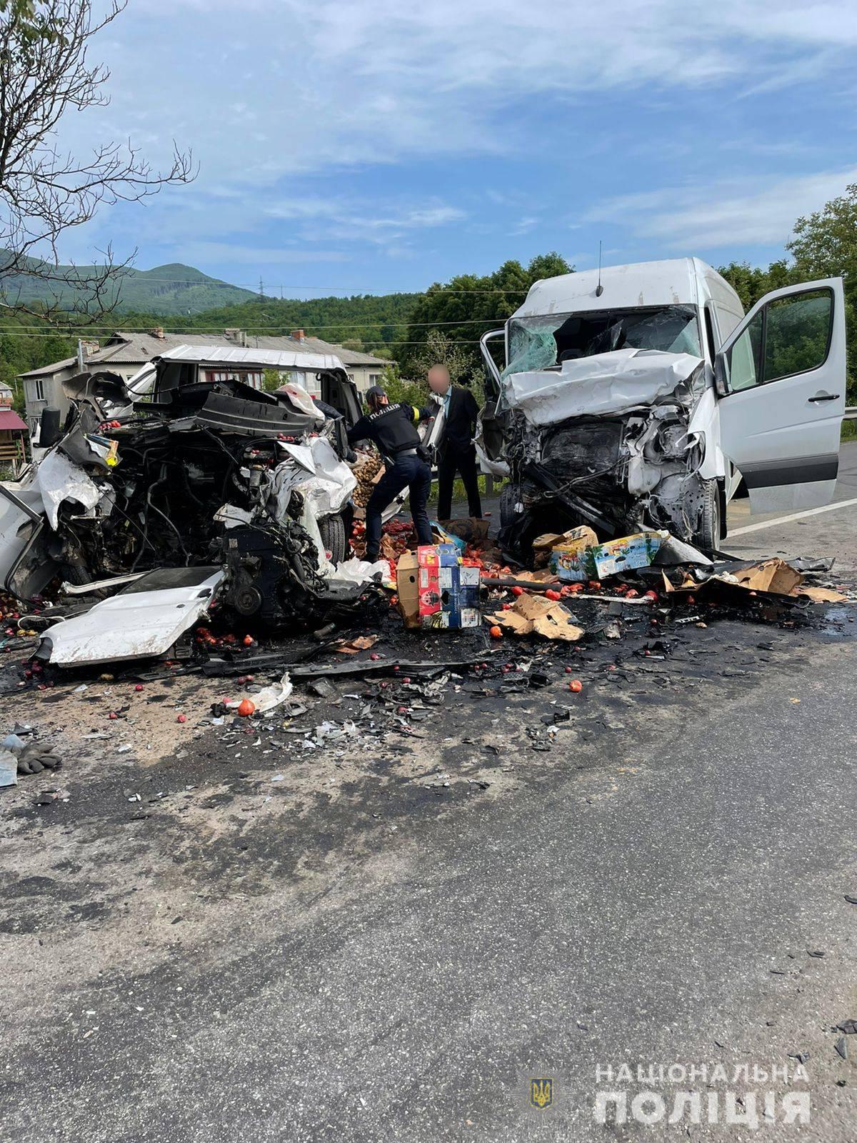 Внаслідок ДТП на Мукачівщині травмувалися двоє водіїв та пасажир (ФОТО)