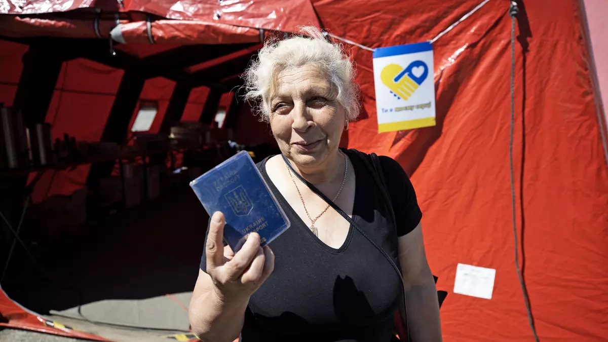 Біженці їдуть до Праги в пошуках кращого життя, – кажуть в ПП "Ужгород - Вишнє Нємецьке" (ФОТО)