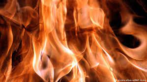 Під час пожежі в магазині у Міжгір’ї вогонь перекинувся на будинок