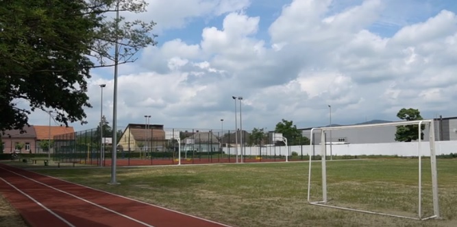 У школах Мукачева облаштували сучасні спортмайданчики та стадіони (ВІДЕО)