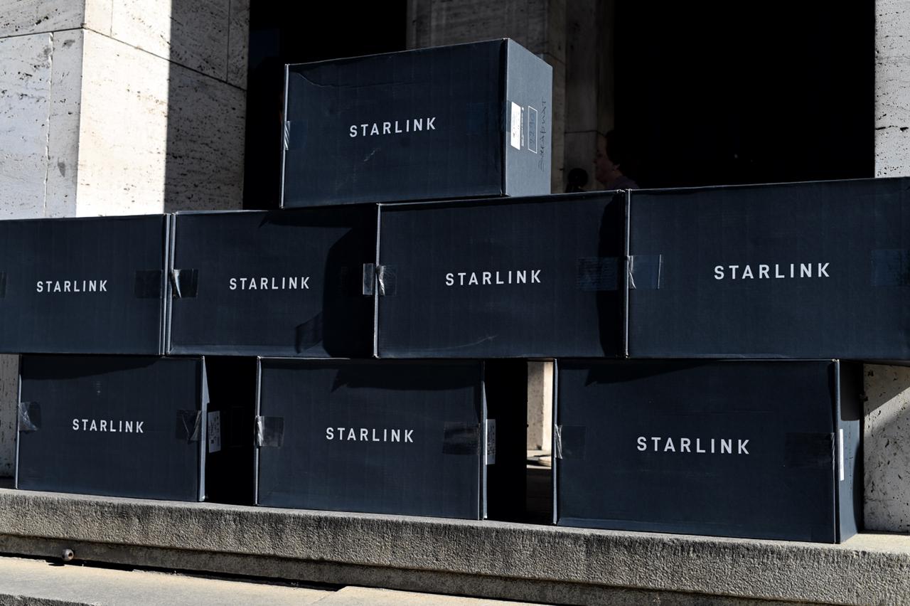Від початку війни Закарпаття отримало понад 50 установок Starlink