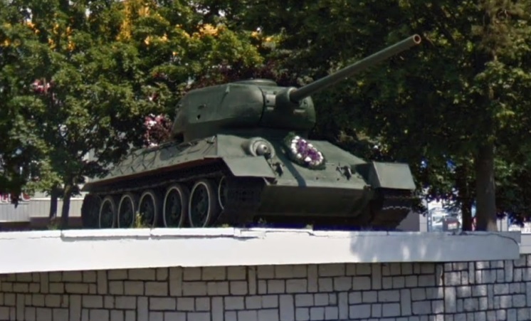 У Мукачеві на місці, де знаходився радянський танк, засвітять промінь перемоги – символ нового життя (ВІДЕО)