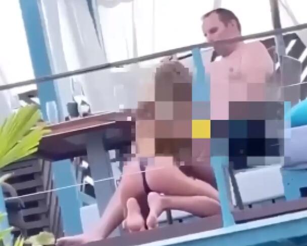 За публічний секс з іноземцем на пляжі в Одесі закарпатку засудили до року "умовно"