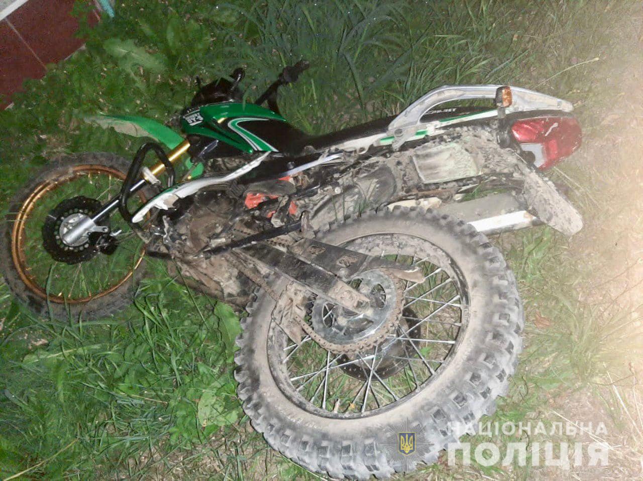 На Тячівщині п'яний мотоцикліст збив 8-річну дитину і втік (ФОТО)