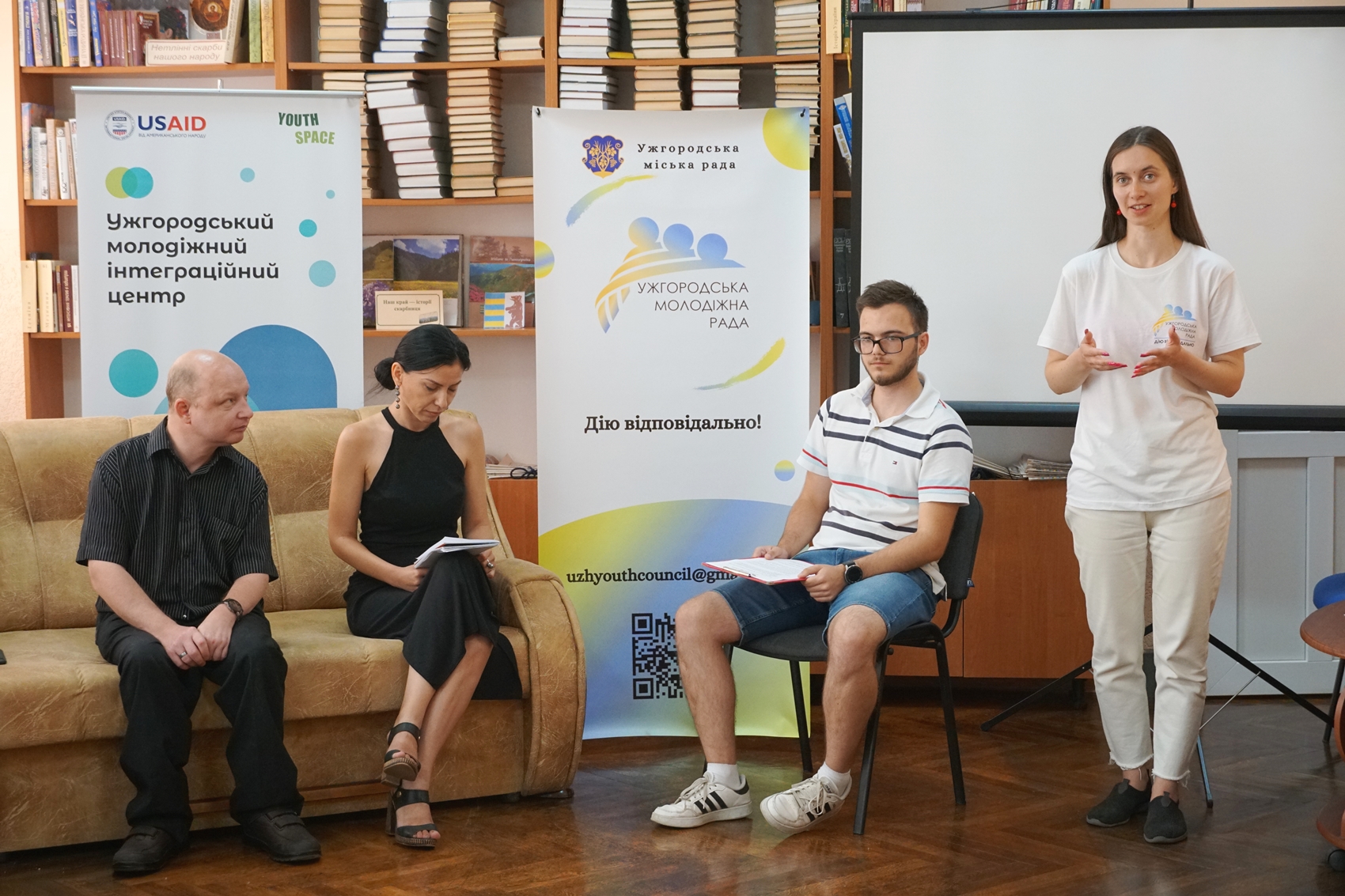 В Ужгороді влаштували панельні дискусії "Молодіжна політика очима молоді" (ФОТО)