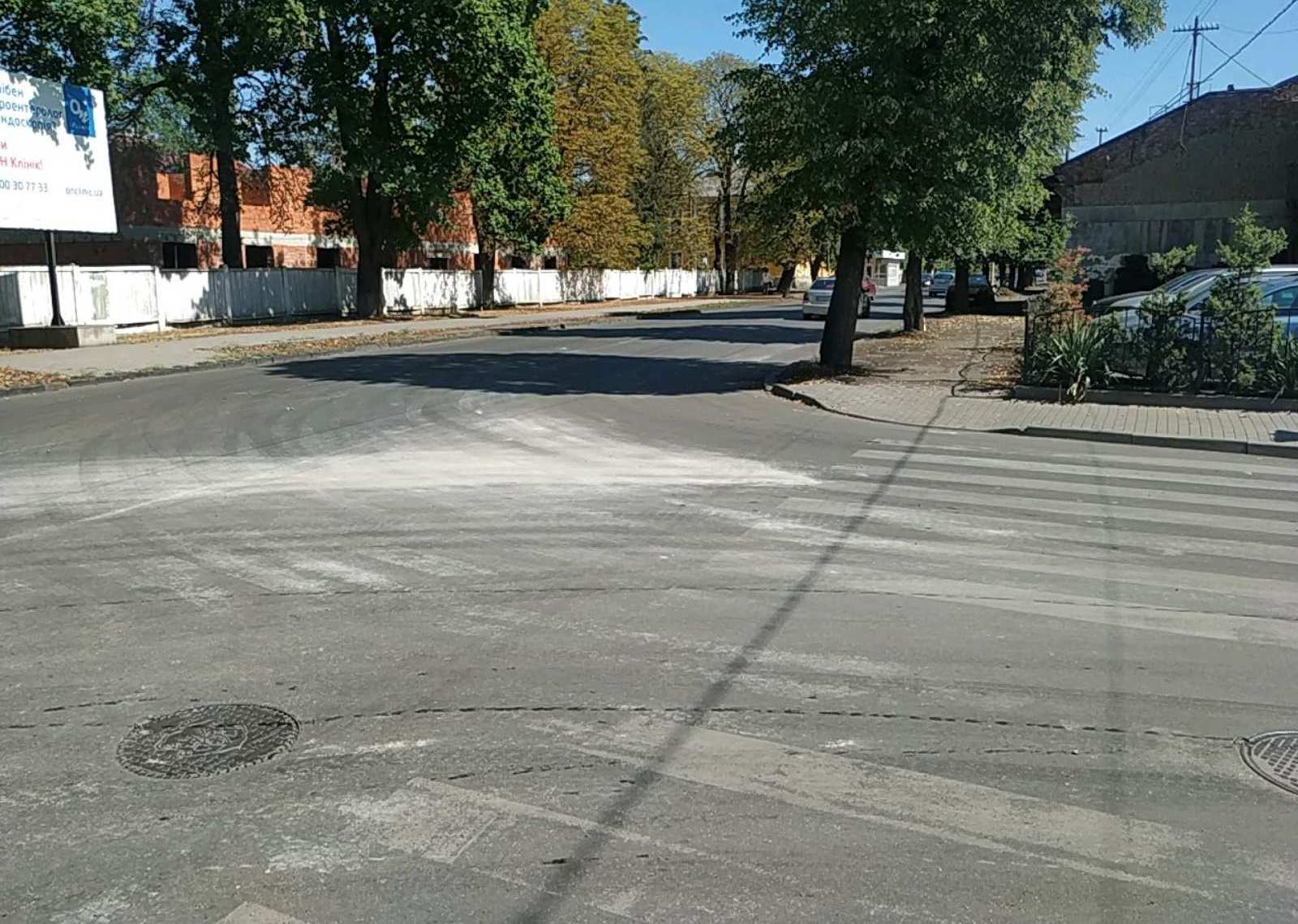 В Ужгороді оштрафували водія вантажівки, що розлив на дорогу бетон (ФОТО)