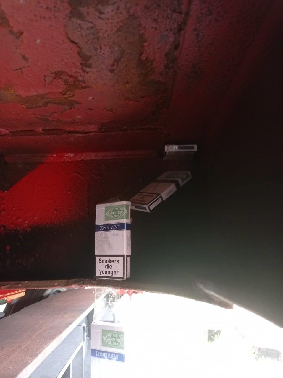 На Закарпатті у вантажному поїзді, що прямував до Угорщини, виявили контрабандні сигарети (ФОТО)