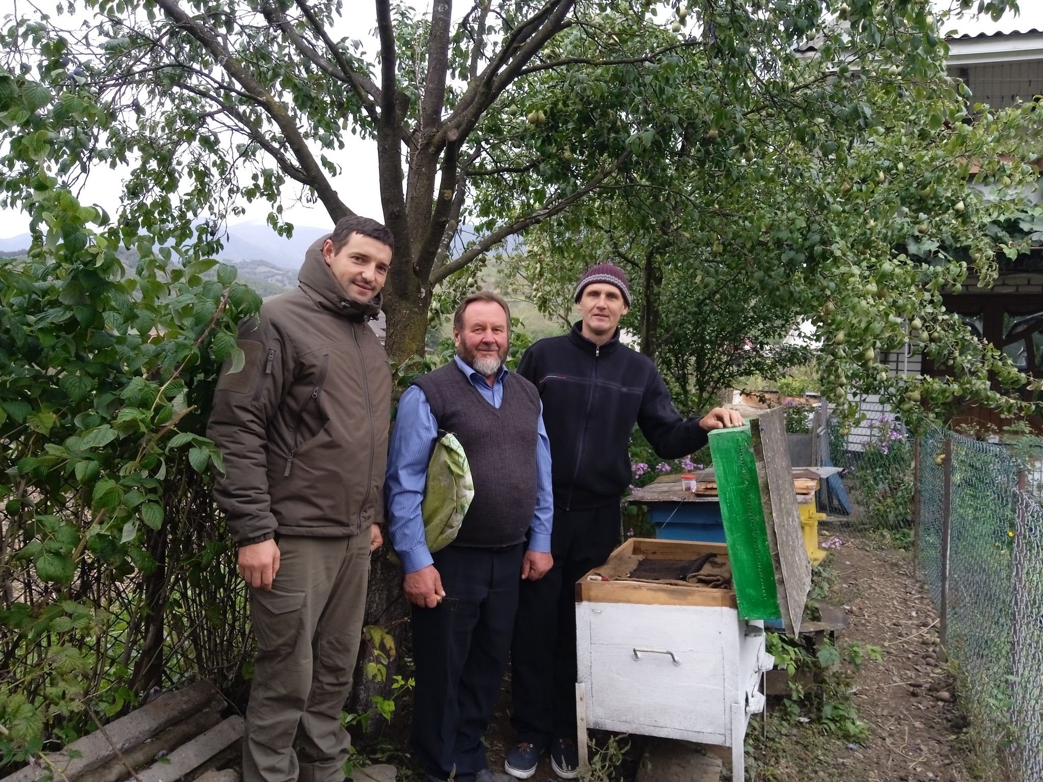 У Нацпарку "Синевир" на Закарпатті провели пошукову експедицію з дослідження місцевих бджіл (ФОТО) 