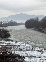 Через підйоми води в річці ймовірного потопельника на Закарпатті поки не шукатимуть, тіло досі не знайшли