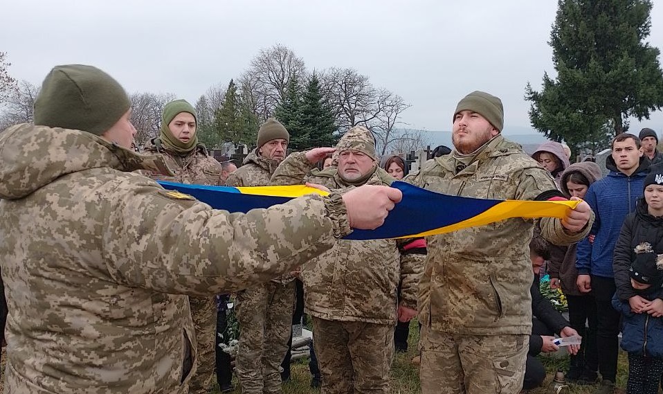 У Пацканьові Середнянської громади провели в останню дорогу захисника Миколу Южакова (ФОТО)