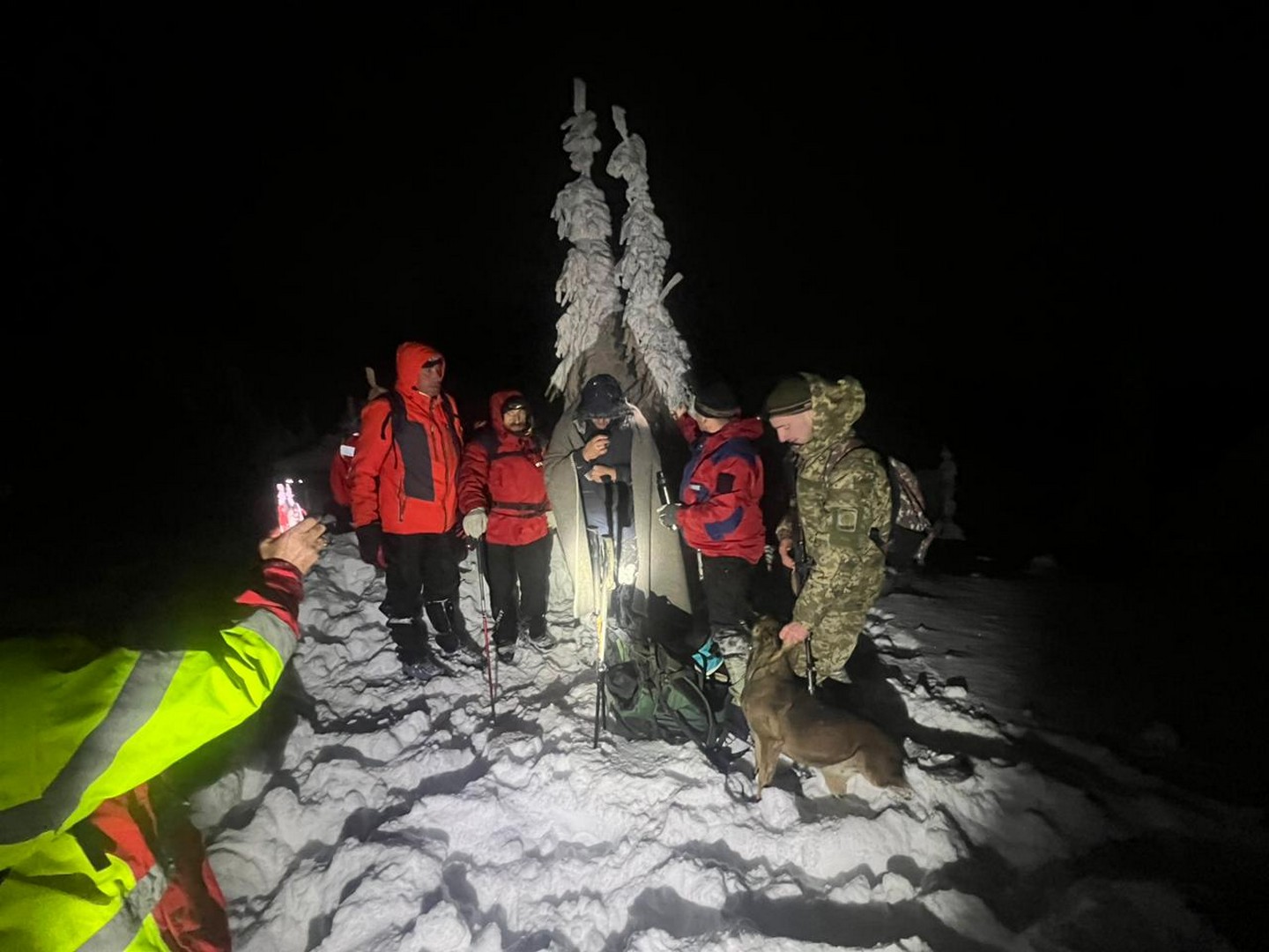 "Турист" із Дніпра, якого змерзлим знайшли в горах, виявився "ухилянтом" що прямував до Румунії (ФОТО, ВІДЕО)