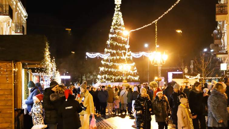 Головну ялинку Ужгорода відкриють 6 грудня, на День Святого Миколая