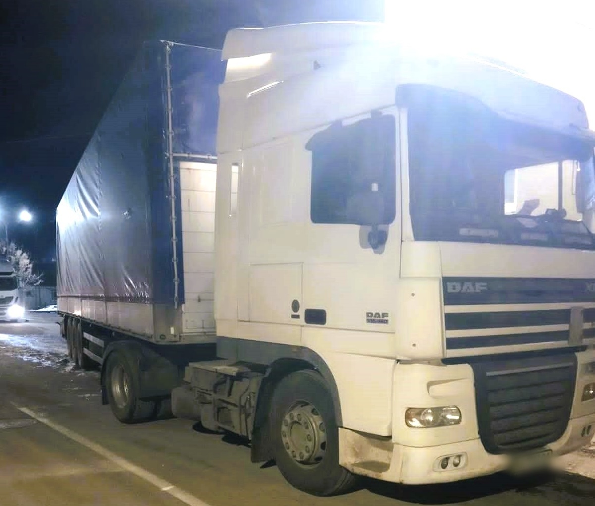 Вантажівку з ознаками втручання у VIN-код виявили прикордонники на кордоні з Румунією (ФОТО)
