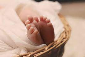 У лікарні Мукачева залишили новонародженого хлопчика (ВІДЕО)