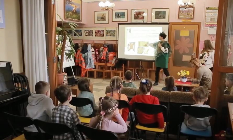 Всеукраїнський тиждень дитячого читання влаштували у "Казці" в Ужгороді (ВІДЕО)